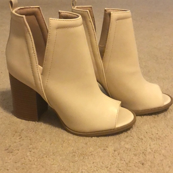 Qupid booties - ivory peep toe - Picture 1 of 5